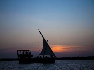 Круиз Мида-Крик на лодке Sundowner Dhow